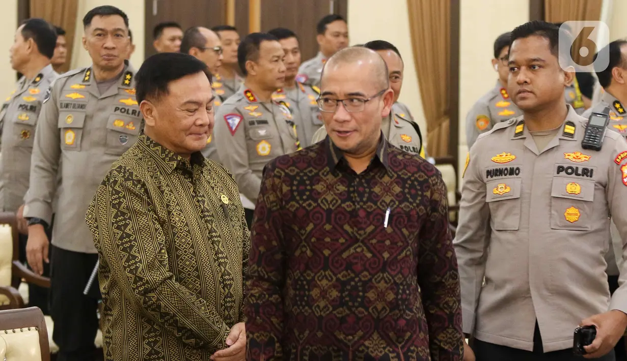 "Upaya penegakan hukum yang kami lakukan merupakan upaya terakhir ataupun ultimatum remidium dengan mengedepankan pendekatan restorative justice, guna memenuhi rasa keadilan bagi semua pihak dengan menekankan pemulihan kembali pada keadaan semula," ujar Sigit. (Liputan6.com/Herman Zakharia)