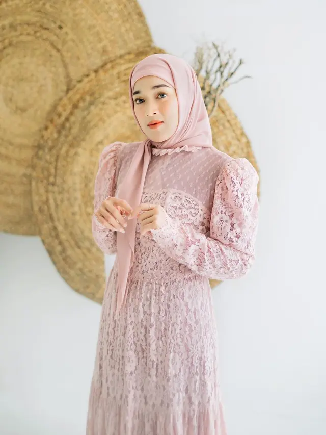 7 Potret Terbaru Ririe Fairus Mantan Istri Ayus Sabyan, Disebut Makin Menawan