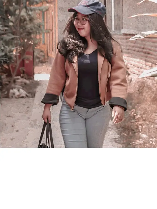 7 Gaya Kiky Saputri, Komika Viral Roasting Pejabat hingga Dekat dengan Reza Rahadian