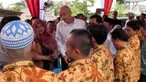 Menteri Luar Negeri Belanda, Stephanus Abraham Blok mengunjungi yayasan yang menaungi mantan napi terorisme di Lamongan.