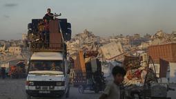 Hampir dua tahun serangan Israel meluluhlantakkan semua aspek kehidupan warga Palestina di kota Gaza. (AP Photo/Jehad Alshrafi)