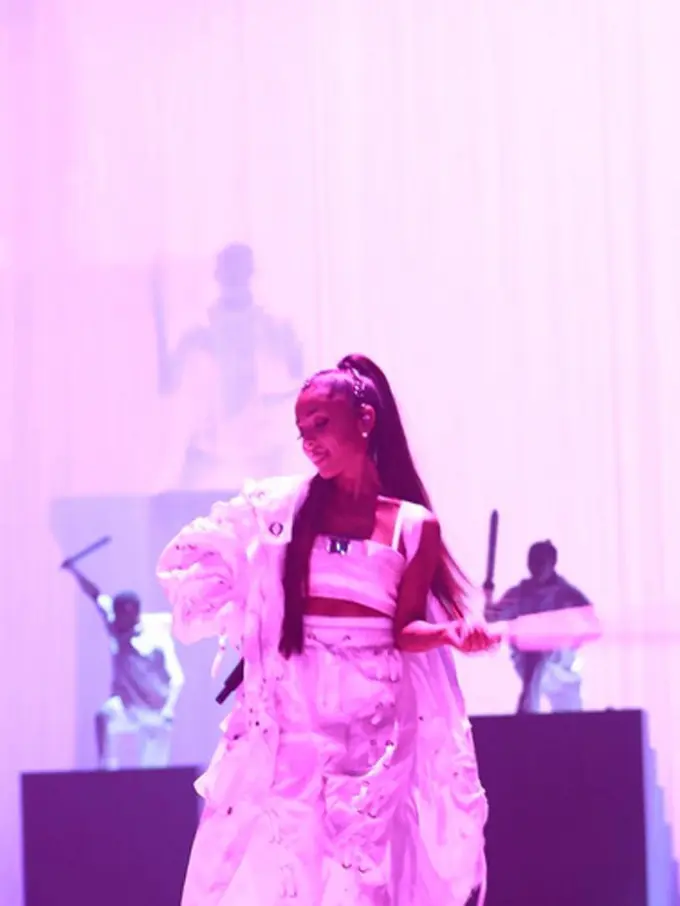 [Bintang] Ariana Grande