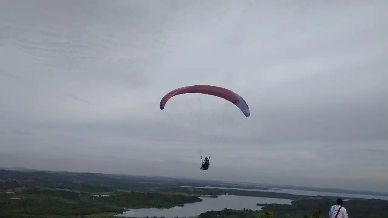 Bukit Gendang Pulau Rempang Jadi Pusat Wisata Dirgantara di Kepri. (Foto: Liputan6.com/Ajang Nurdin)