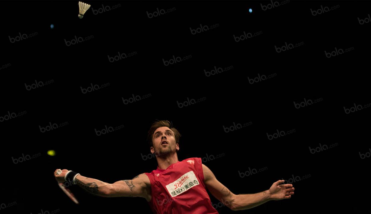 “Dia mengingatkan saya tentang ayah saya. Bagaimana mencintai musik dan menggunakan untuk mengekspresikan jiwanya,” tutur Jan O Jorgensen ketika ditanya oleh awak media beberapa tahun lalu seputar tato Jim Morrison. (Bola.com/Vitalis Yogi Trisna)