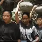 Suku Kajang di Bulukumba, Makassar, Sulawesi Selatan yang mengenakan pakaian hitam (dok.YouTube/Balai PSKL Sulawesi)