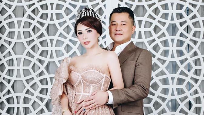 Respon dan balasan 4 artis cantik ini saat suaminya digoda wanita lain, menohok banget! (Sumber: Instagram/@femmypermatasari)