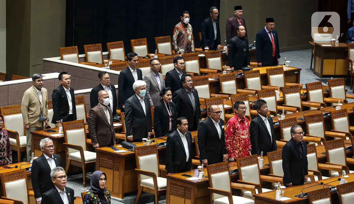 Tampak Wakil Ketua DPR Lodewijk F Paulus, Sufmi Dasco Ahmad, hingga Rachmat Gobel turut hadir dalam sidang. (Liputan6.com/Faizal Fanani)