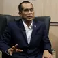 Ketua Komisi I DPR Abdul Kharis Almasyhari saat melakukan wawancara dengan Tim Liputan6 di Kompleks Parlemen, Senayan, Jakarta, Rabu (23/5). (Liputan6.com/JohanTallo)