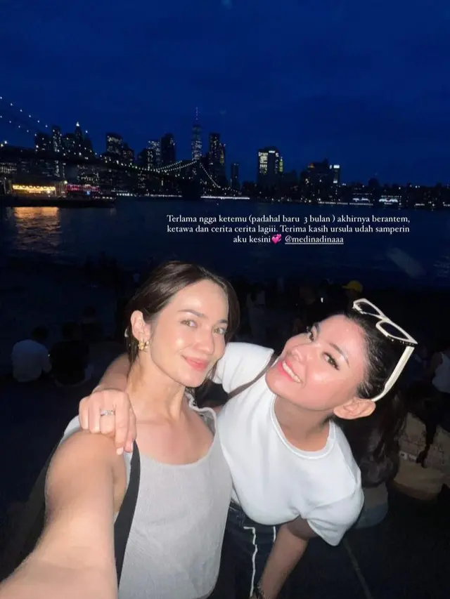 7 Potret Enzy Storia dan Medina Dina di Amerika Serikat, Seru Kumpul Bestie