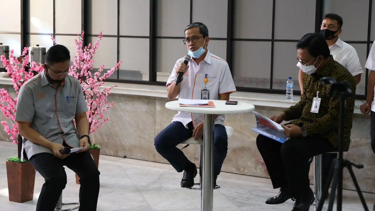 Direktur Jaringan dan Layanan Keuangan PT Pos Indonesia Ihwan Sutardiyanta menargetkan BST tahap III ini akan kelar hingga pertengahan Juli 2020.
