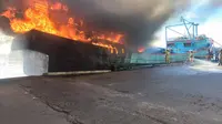 Kebakaran 2 kapal motor di Muara Baru, Jakarta Utara. (Dok. Istimewa)