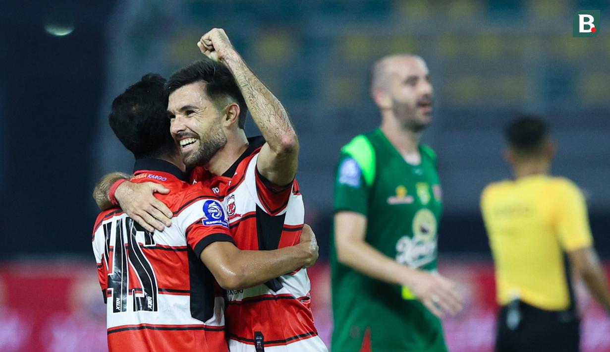 Pemain Madura United, Ruxi, merayakan kemenangan atas Persebaya Surabaya pada lanjutan BRI Super League 2025/2026 di Stadion Gelora Bung Tomo Jumat (17/4/2026). (Bola.com/M Iqbal Ichsan)