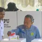 Suasana saat warga saat mengikuti Pemilu 2024 susulan di TPS 10, Pondok Kacang, Tangerang Selatan, Banten, Minggu (18/2/2024). (merdeka.com/Arie Basuki)
