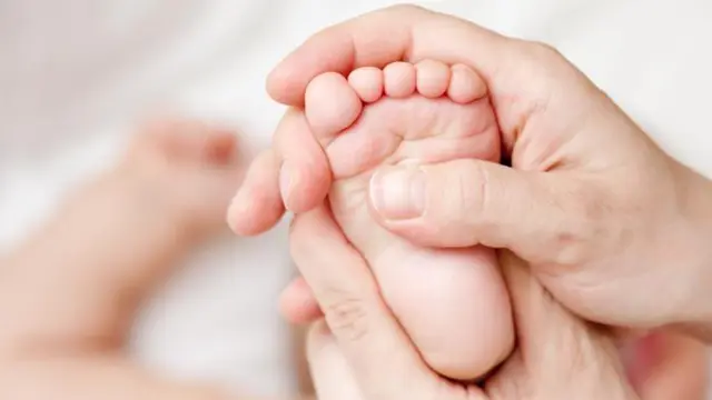 Cara Memijat Bayi yang Benar
