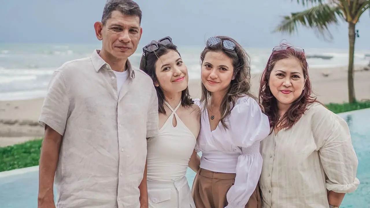 Sang Ayah Meninggal Dunia, Ini 6 Potret Kenangan Marsha Aruan dan Mendiang