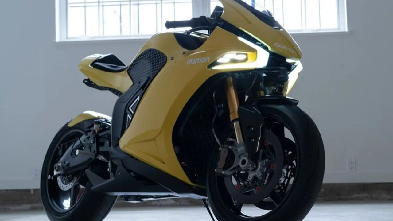 Blackberry bekerja sama dengan Damon Motorcycles
