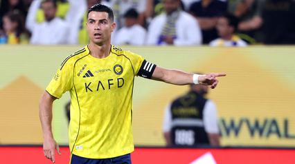 Cristiano Ronaldo menambah catatan golnya dalam laga lanjutan Liga Arab Saudi antara Al-Nassr melawan Al-Najma di Al-Awwal Park Stadium, Riyadh, Jumat (03/04/2026) waktu setempat. (AFP/Fayez Nureldine)