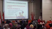 Diskusi publik "Hari Ibu 2017: Ibu Cerdas di Era Digital" di Kantor Kemkominfo di Jakarta, Sabtu (16/12/2017). (Liputan6.com/Agustinus M Damar)