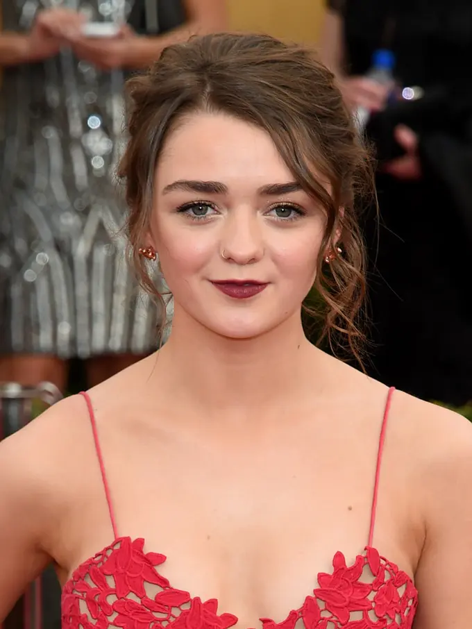  Maisie Williams
