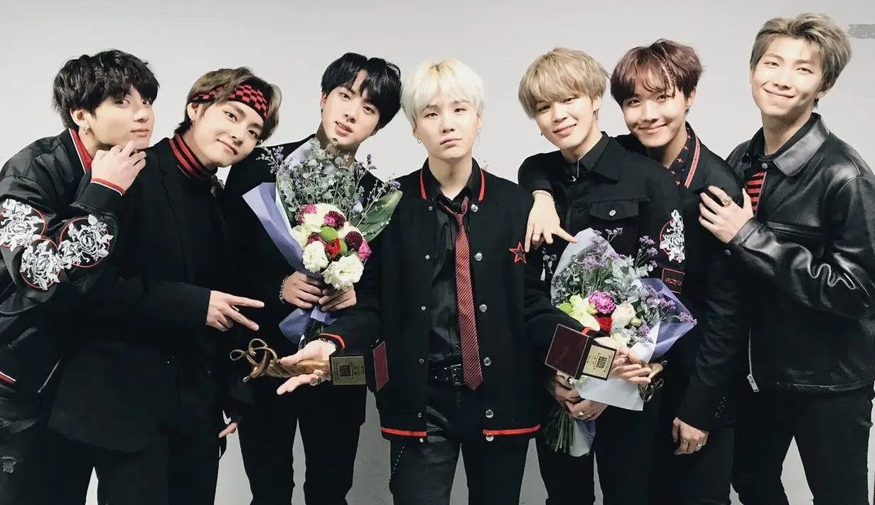 Setahun kemudian, rekor tersebut pecah oleh album mereka selanjutnya. Album terbaru mereka, Love Yourself berhasil bertengger di Billboard 200. (Foto: Soompi.com)