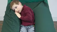 'Kursi Pelukan' Ini Bisa Redakan Stres Anak Autisme