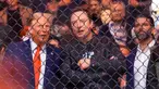 Presiden terpilih Amerika Serikat (AS), Donald Trump (kiri) bersama CEO Tesla dan SpaceX Elon Musk, dan Donald Trump Jr menyaksikan pertarungan dalam UFC 309 di Madison Square Garden, New York, pada 16 November 2024. (Kena Betancur/AFP)