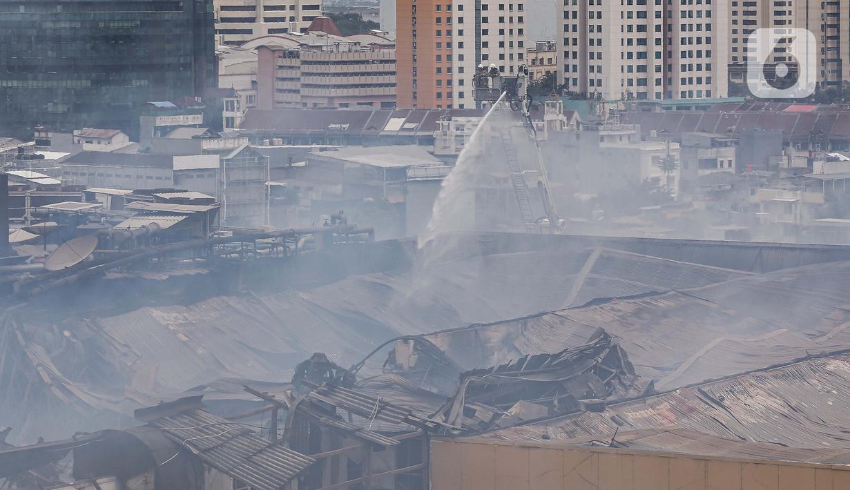 Titik awal kobaran api diduga berasal dari sebuah lokasi hiburan di lantai 7 gedung tersebut. (Liputan6.com/Angga Yuniar)