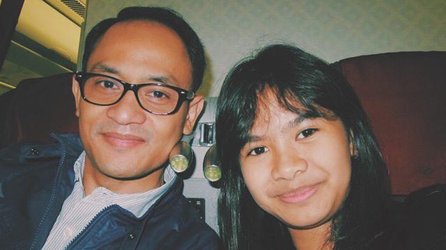 Jadi Ayah Sambung, Ini 6 Potret Kedekatan Suami Iis Dahlia dan Salshadilla