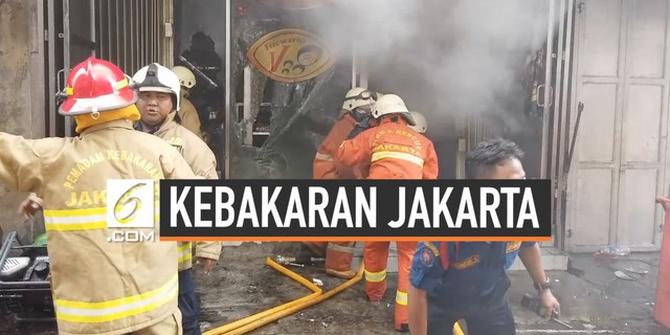 VIDEO: Gudang Kembang Api Asemka Terbakar