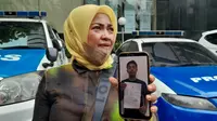Ibu Korban Penganiayaan Anak Kombes saat Bimbel Calon Taruna Akpol di PTIK. (Dok. Liputan6.com/Ady Anugrahadi)