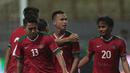Para pemain Timnas Indonesia U-23 merayakan gol Osvaldo Haay ke gawang Suriah U-23 pada laga persahabatan di Stadion Wibawa Mukti, Bekasi, Rabu (16/11/2017). Indonesia kalah 2-3. (Bola.com/NIcklas Hanoatubun)