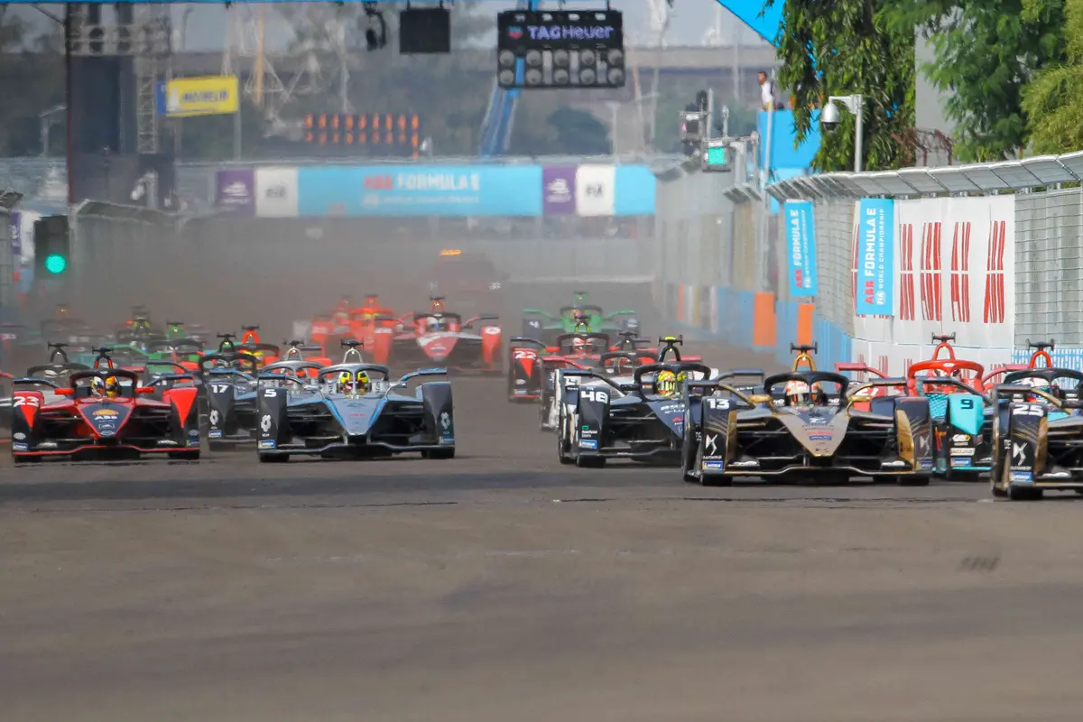 Mitch Evans Juarai Balapan Formula E Jakarta