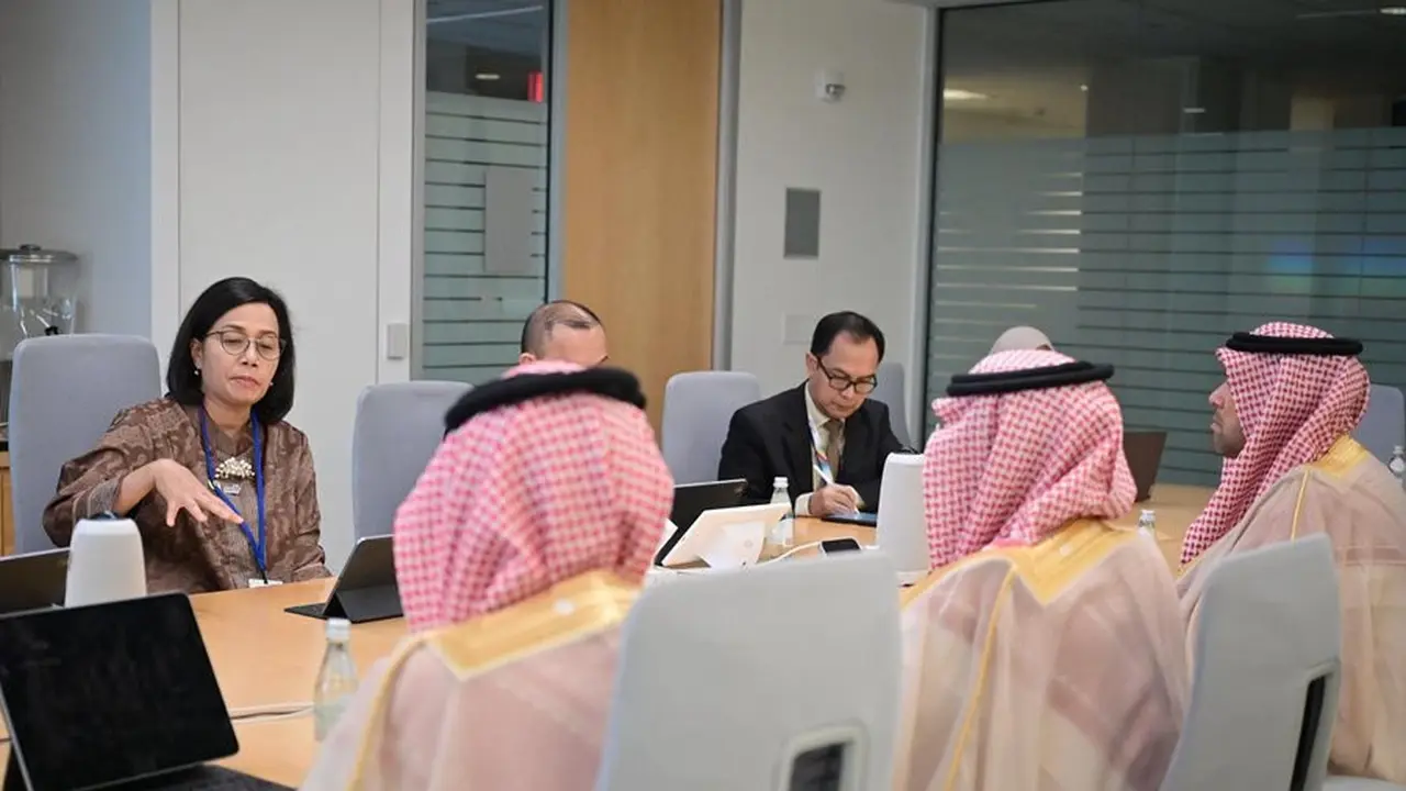 Menteri Keuangan (Menkeu) Sri Mulyani Indrawati bertemu dengan delegasi Islamic Development Bank (IsDB) di Washington DC. (Dok Kemenkeu)