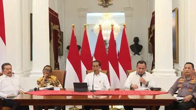 Presiden Jokowi dalam Keterangan Pers di Istana Merdeka, Selasa (7/2/2023)