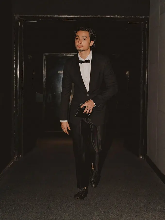 Bryan Domani tepat waktu untuk ibadah