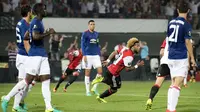 Manchester United menelan kekalahan 0-1 dari Feyenoord Rotterdam pada matchday pertama Grup A Liga Europa, di Feijenoord Stadion, Rotterdam, Jumat (16/9/2016) dini hari WIB. (AFP/ANP/Emmanuel Dunand/Netherlands OUT)