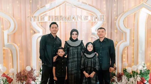 7 Momen The Hermansyah Ajak Karyawan Buka Bersama, Penuh Suka Cita