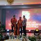 Kapolri Jenderal Listyo Sigit Prabowo (kanan) bersama Ketua Umum Pemuda Pancasila Japto Soerjosoemarno (tengah) dan Gubernur DKI Jakarta Anies Baswedan (Liputan6.com/Winda Nelfira).