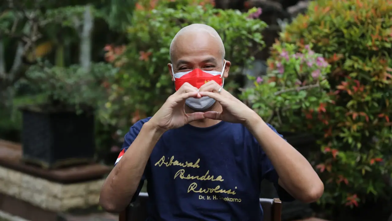 Gubernur Jawa Tengah Ganjar Pranowo menepati janjinya mencukur gundul dalam gerakan Berani Gundul 2022, Senin (28/2).