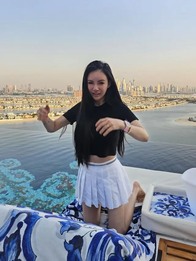 Gaya Liburan Kim Lim Putri Tunggal Miliarder Singapura saat Ke Dubai. [@kimlimhl]