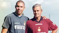 Luigi Simoni bersama Ronaldo Nascimento saat masih bersama-sama di Inter Milan. (doc. Inter Milan)