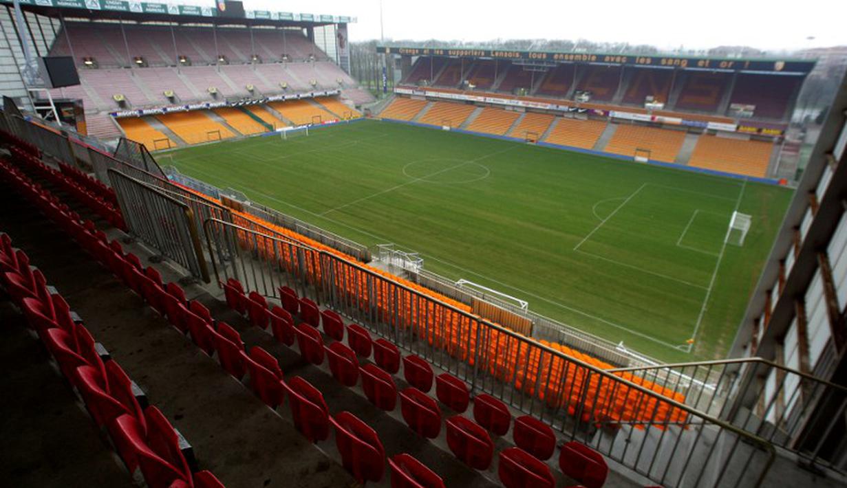 Tampak dalam Bollaert Delelis Stadium yang telah siap untuk UERO 2016 mendatang, Senin (20/04/2015).