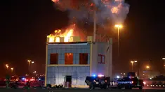 Aksi Angkatan bersenjata Arab Saudi saat mengikuti latihan dalam parade militer jelang pengaman ibadah haji di Mekah, Arab Saudi (23/8). Ibadah haji adalah ziarah Islam tahunan ke Mekkah, kota suci umat Islam. (AFP Photo/Bandar Aldandani)