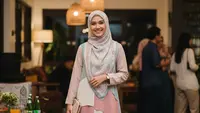 9 Model Tunik untuk Buka Puasa Bersama, Tampil Modis dan Santun