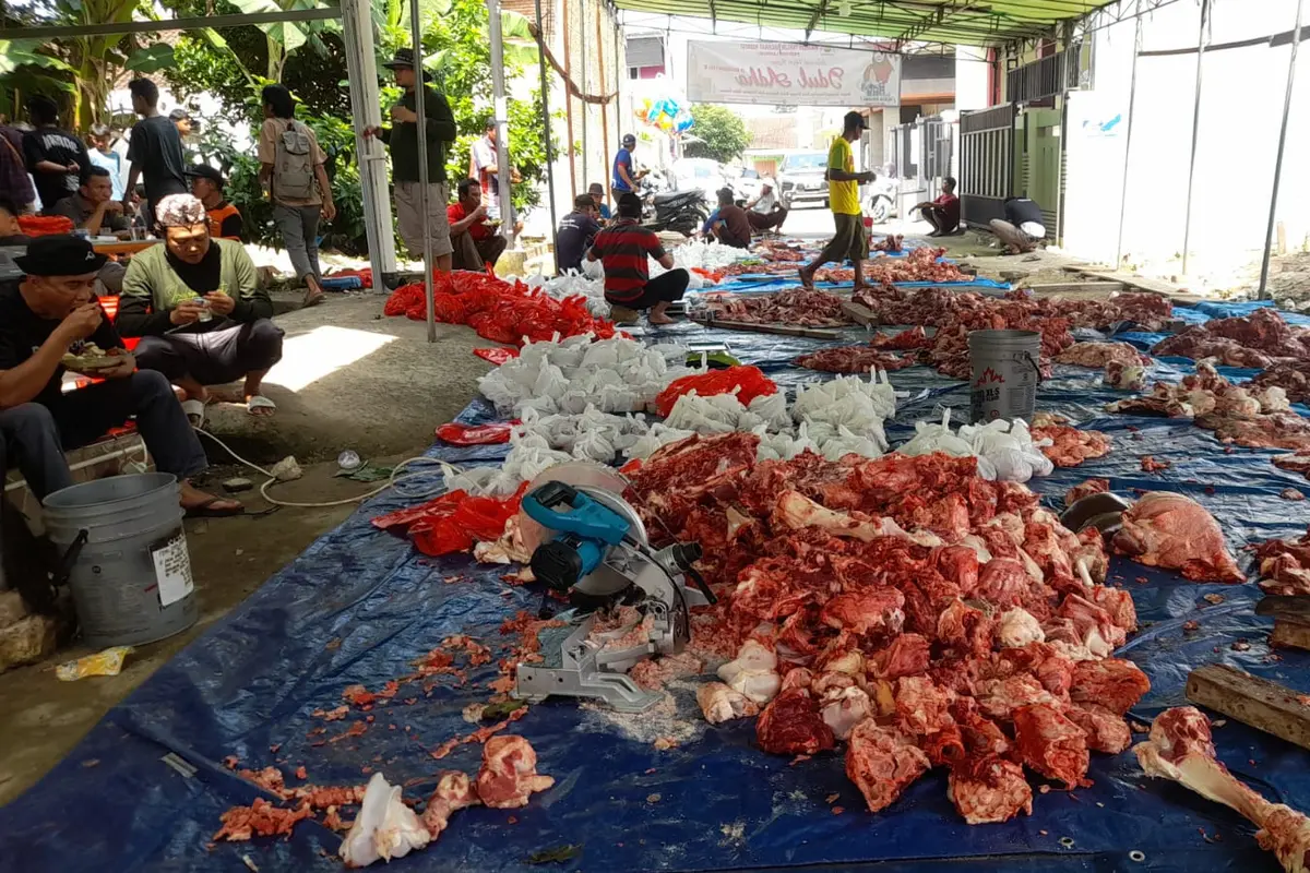Potongan daging kurban. Foto : (Liputan6.com/Ardi).