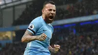 7. Nicolas Otamendi (Manchester City) - Bek tengah.(AFP/Oli Scarff)