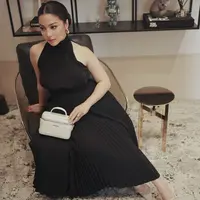 Style nikita saat hamil anak ke-2. (Instagram.com/nikitawillyofficial94)