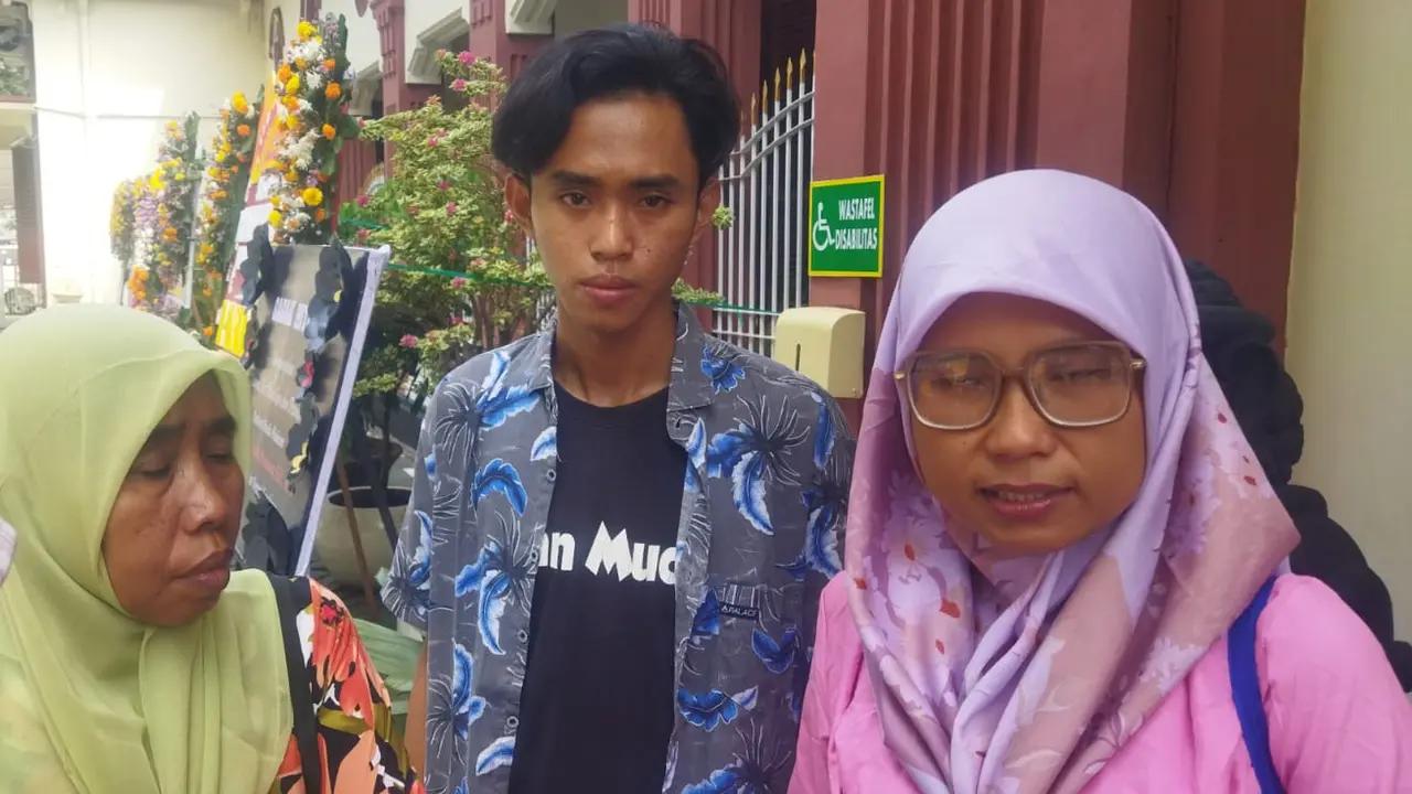 Orangtua korban tidak terima pelaku pembunuhan putrinya dihukum 9 tahun. (Dian Kurniawan/Liputan6.com)