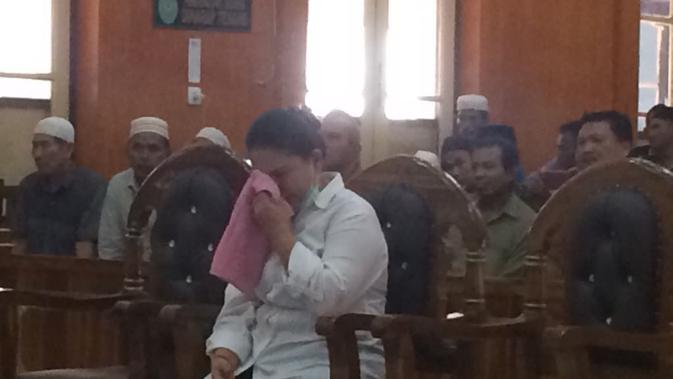 Meiliana, warga Tanjung Balai, Sumatera Utara divonis 18 bulan penjara setelah mengeluhkan volume azan.