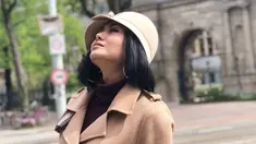 Yuni Shara merupakan salah satu artis populer di Tanah Air. Bakat menyanyinya sudah terlihat sejak masih kecil. Ia pernah mengikuti berbagai perlombaan menyanyi sejak duduk di bangku sekolah dasar.  (Liputan6.com/IG/@yunishara36)